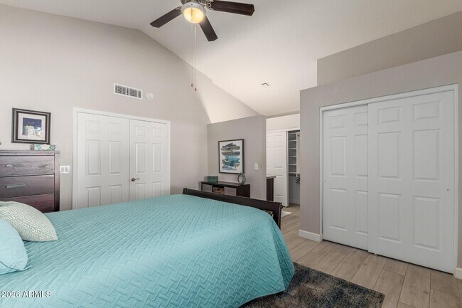 Building Photo - 868 E Page St