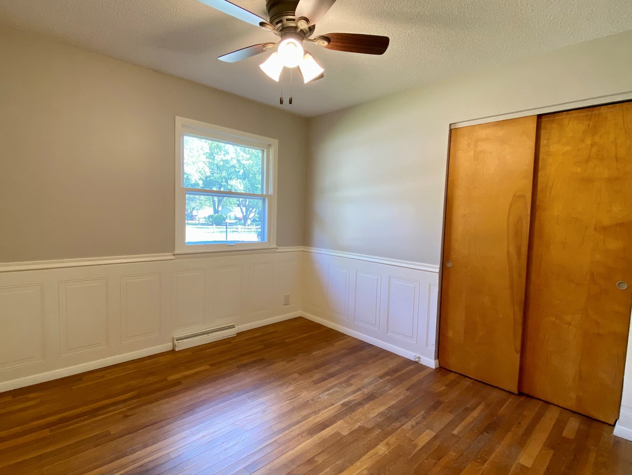 Building Photo - 2009 Crescent Dr