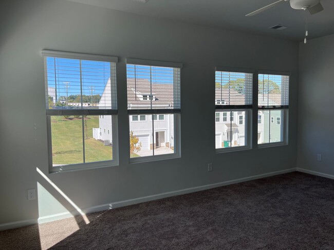 Building Photo - Brand New 3/3 Move In Ready Now!