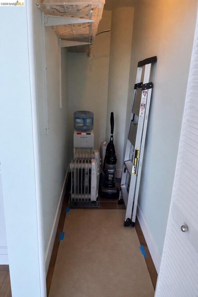 Building Photo - 311 Oak St