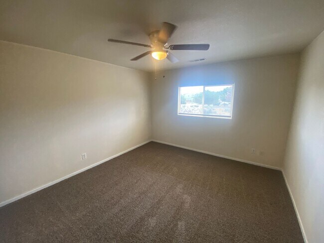 Building Photo - 9438 Canyon Meadows Dr