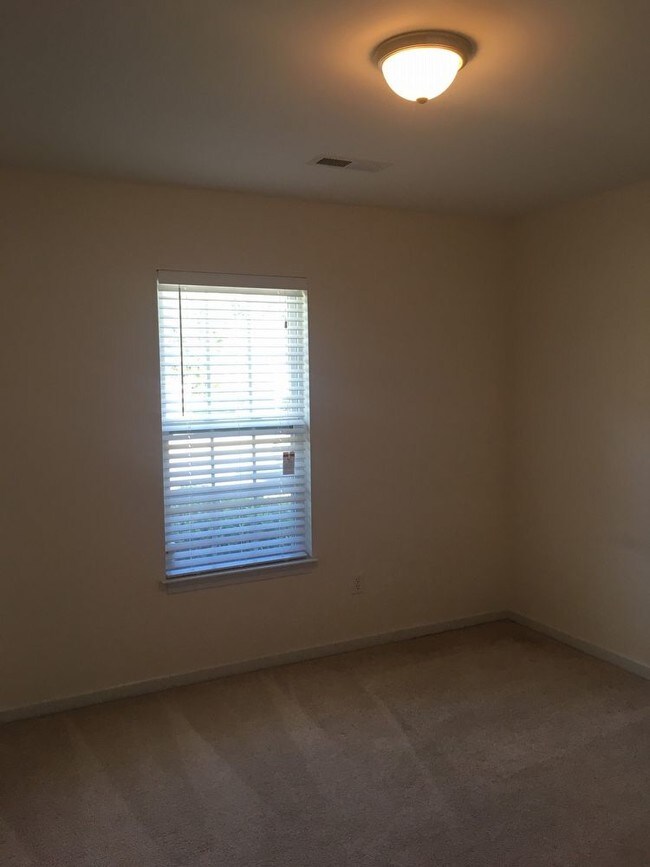 Building Photo - LENA SPRINGS ESTATES