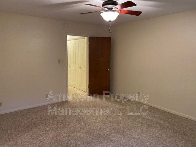 Building Photo - 4651 S Norwood Ave