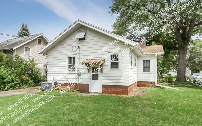 Building Photo - 1007 Wilson Ave