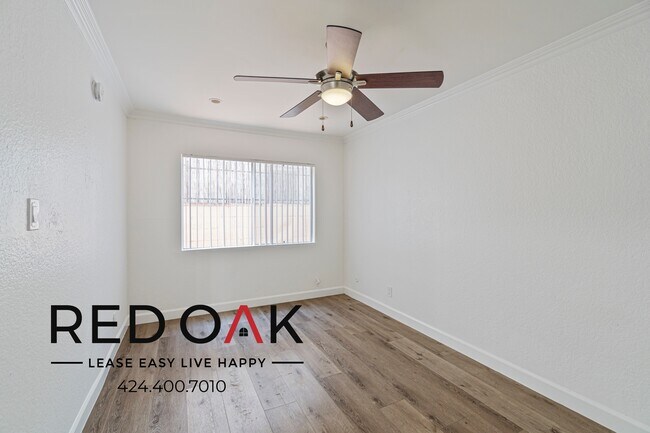 Building Photo - 4069 Oakwood Ave