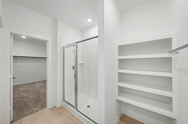 Building Photo - 4307 Camden Lakes St