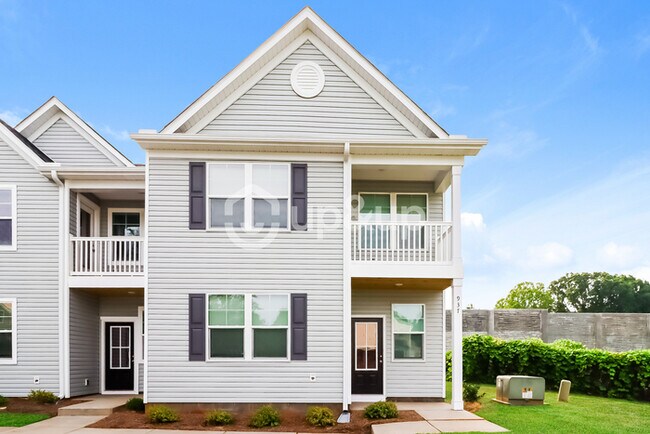 Building Photo - Fantastic 3bd/2ba home! Let yourself in!