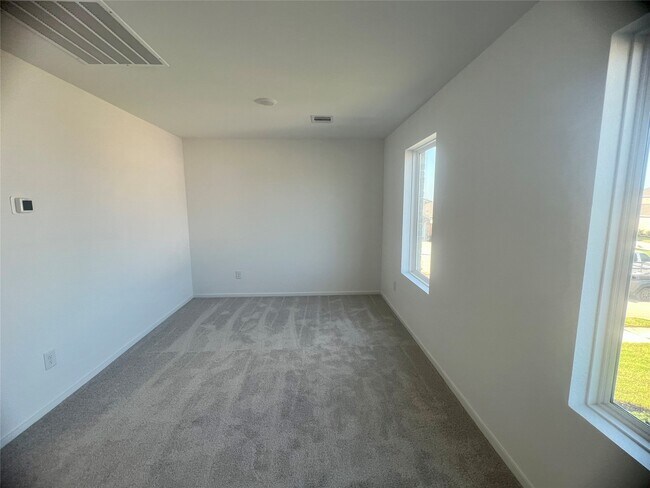 Building Photo - 16802 Great Highlands Dr