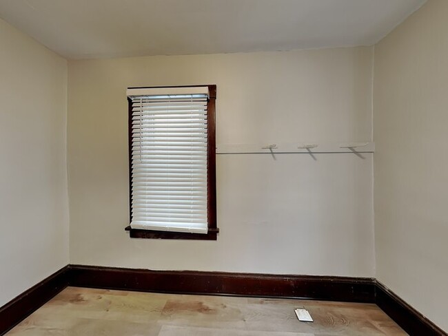 Building Photo - WINTER SPECIAL!! 3 Bedroom, 1 Bathroom Hou...