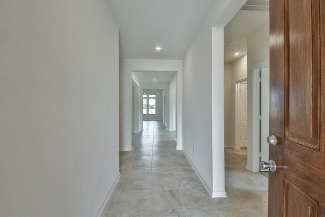 Building Photo - 28330 Buffalo Fork Ln