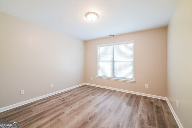 Building Photo - 343 Laurel Glen Crossing