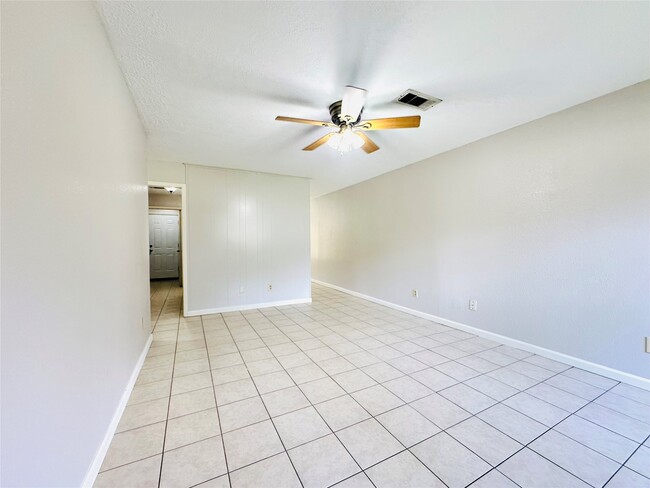 Building Photo - 1009 Mccall Ave