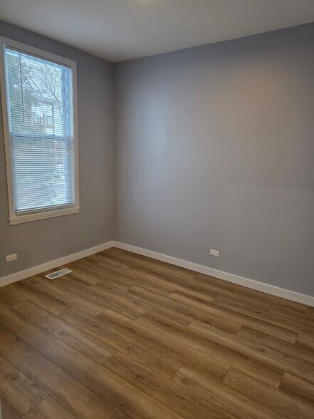 Building Photo - 7613 W 60th St