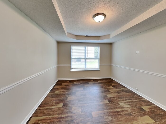 Building Photo - 6095 Trotters Cir