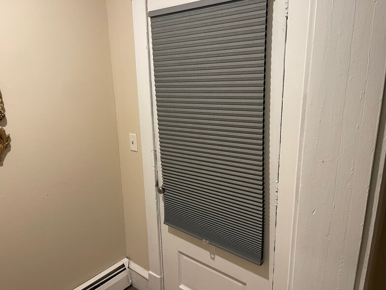 Building Photo - 684 Bennett St