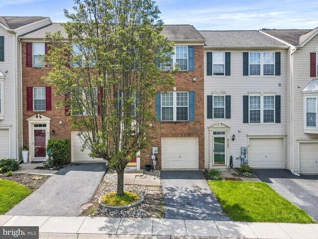 Building Photo - 6140 Newport Terrace