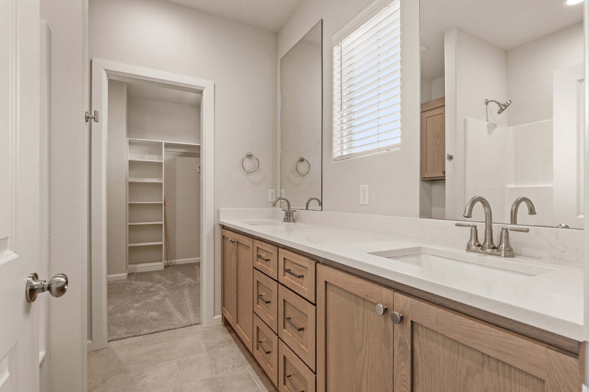 Building Photo - 319 W Commercial St