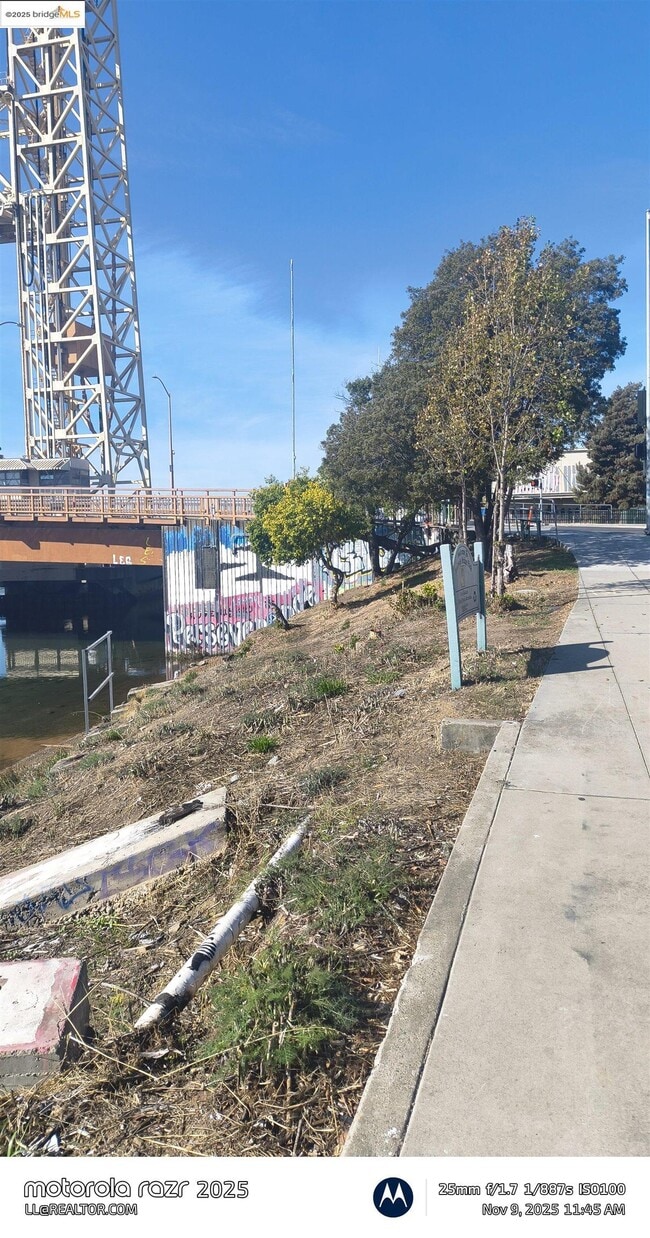 Building Photo - 3532 San Leandro St