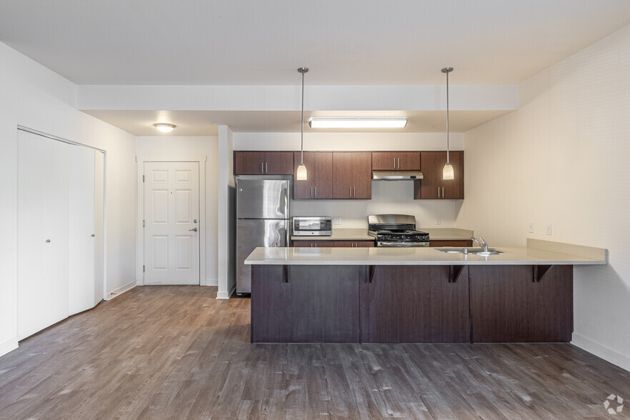 1BR, 1BA - 755SF - Alder Pointe Apartments