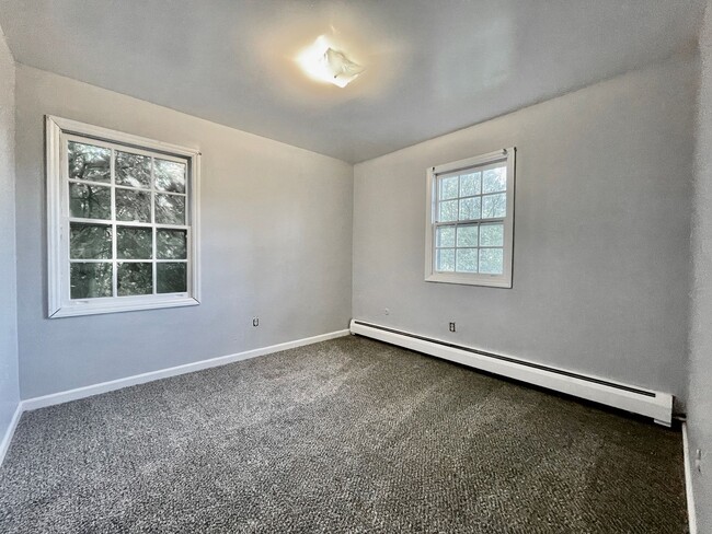 Building Photo - 1340 Blossom St SE