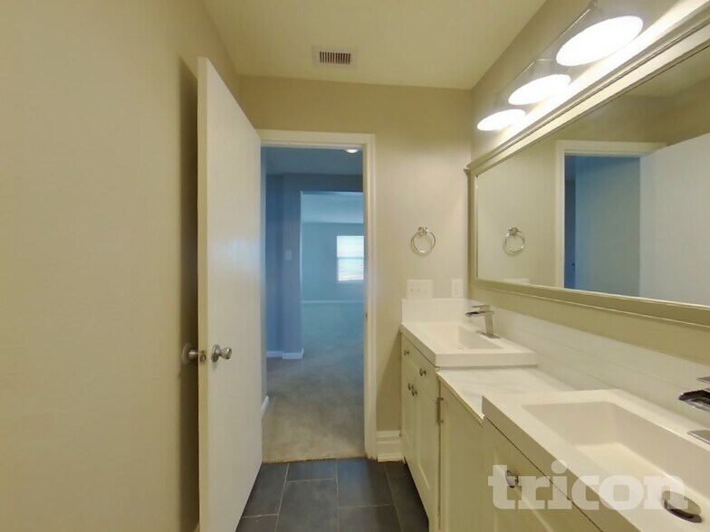 Building Photo - 4422 Brinton Saddle Ln