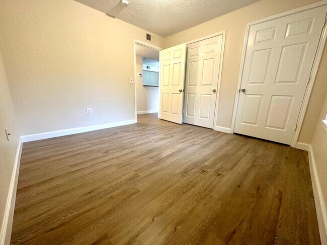 Building Photo - Spacious 3B/2B Unfurnished Condo near Beach in the Heart of Destin!