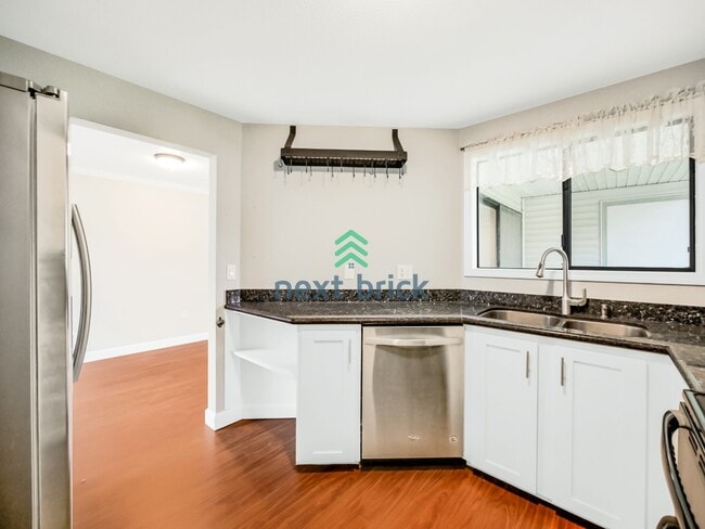Building Photo - Gorgeous 2 Bed 1.5 Bath Condo for Rent!