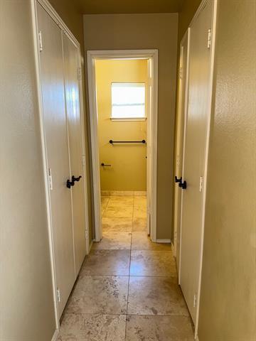 Building Photo - 8604 Heather Ridge Dr