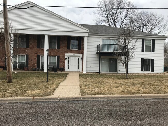 Front - 5210 N Montclair Ave