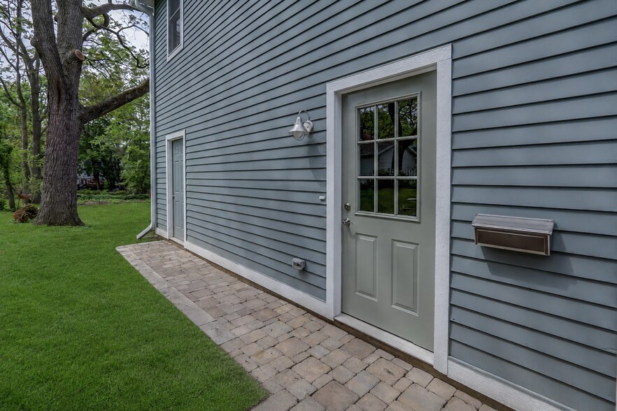 Building Photo - 1213 Vilas Ave