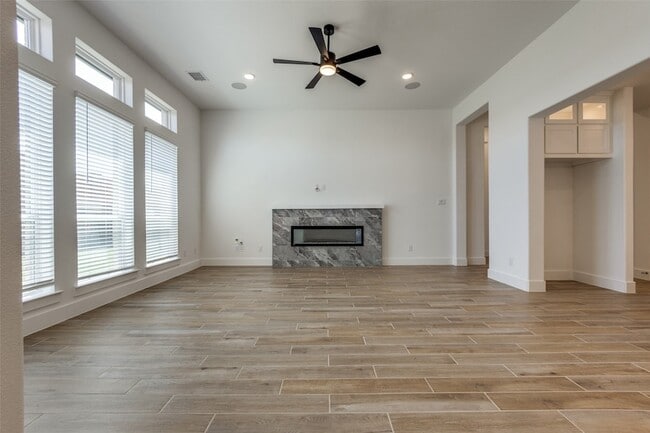Building Photo - 6204 Mulberry Creek Ln