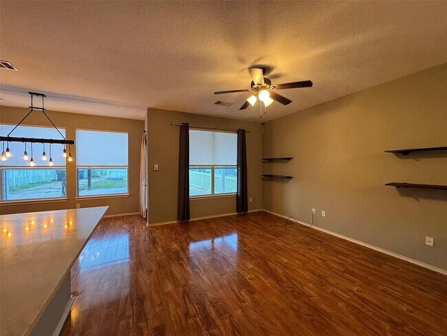 Building Photo - "Charming 3-Bedroom Retreat in Kyle, TX with Spacious Living and Modern Comforts!"