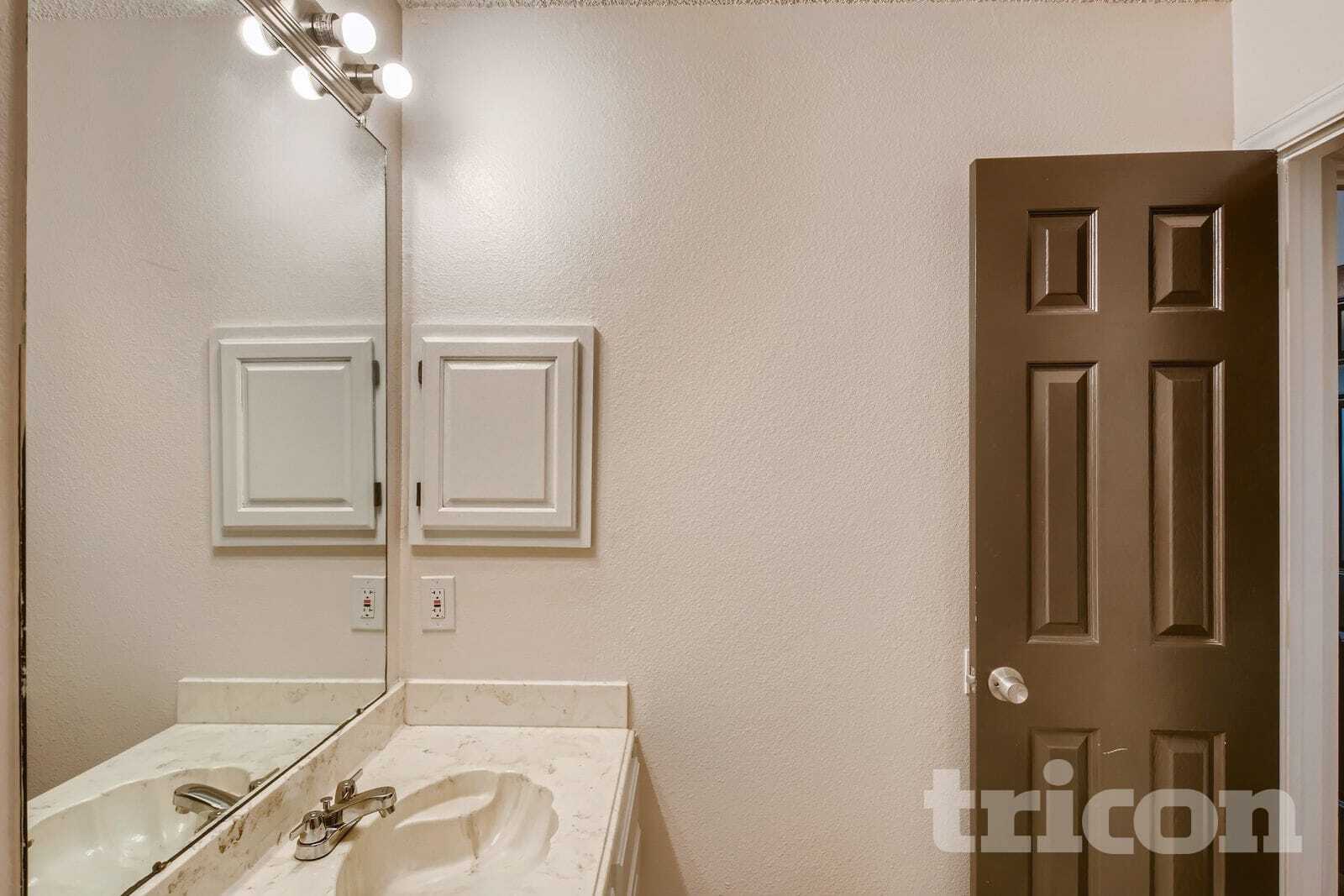 Building Photo - 3416 Tulip Ln