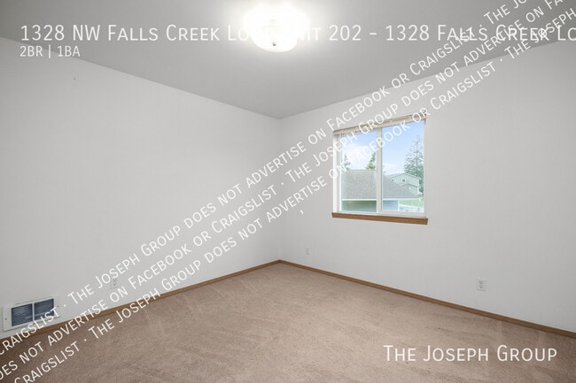 Building Photo - 1328 NW Falls Creek Loop