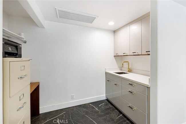 Building Photo - 1120 Oban Dr