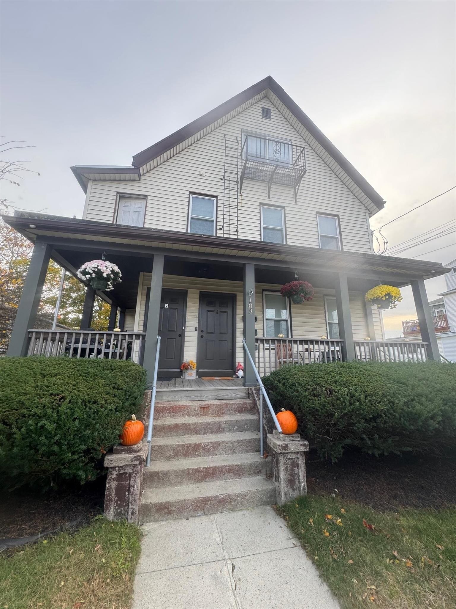 Building Photo - 103 Webster St