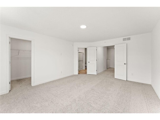 Building Photo - 2239 Tyrone Dr S