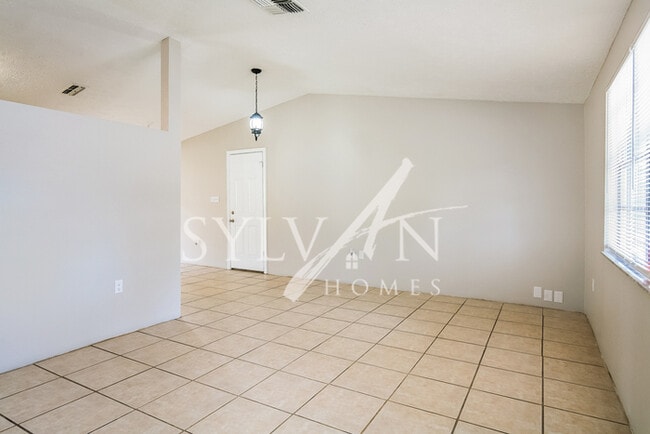 Building Photo - The living is easy in this 3 bedroom, 2 ba...