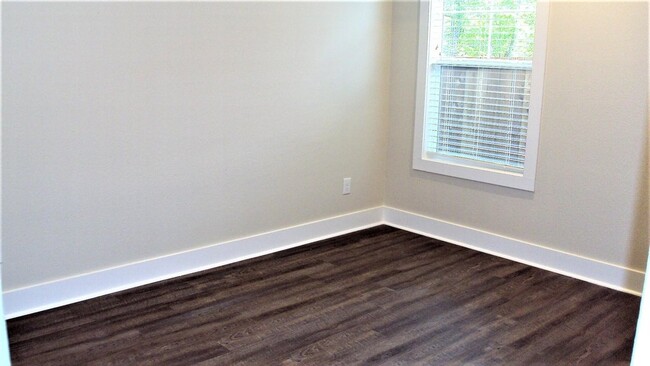 Building Photo - 412 Carneros Dr