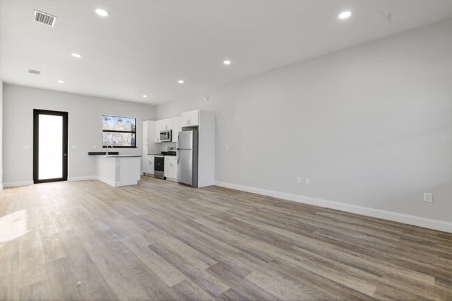 Building Photo - 4632 30th St SW