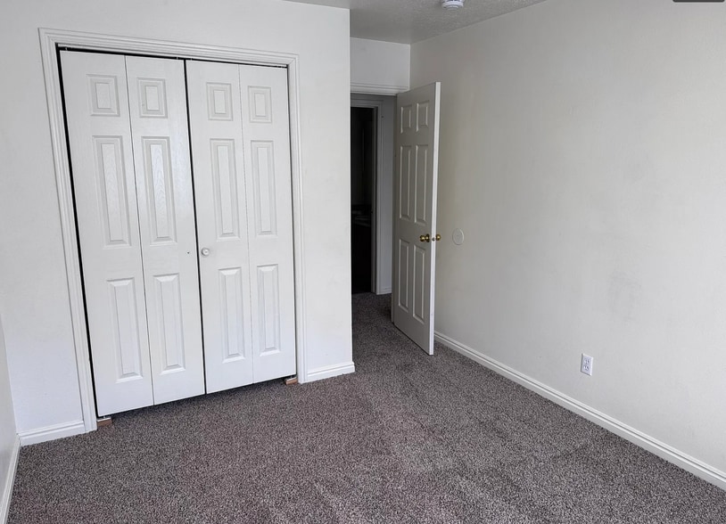 Building Photo - 1393 N 260 W