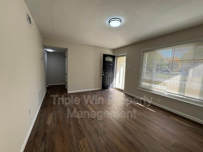 Building Photo - 295 Brackleigh Ln