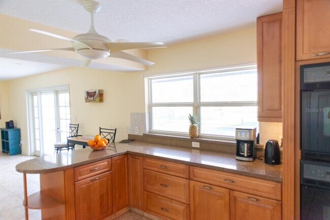 Building Photo - 315 Lazy Acres Ln