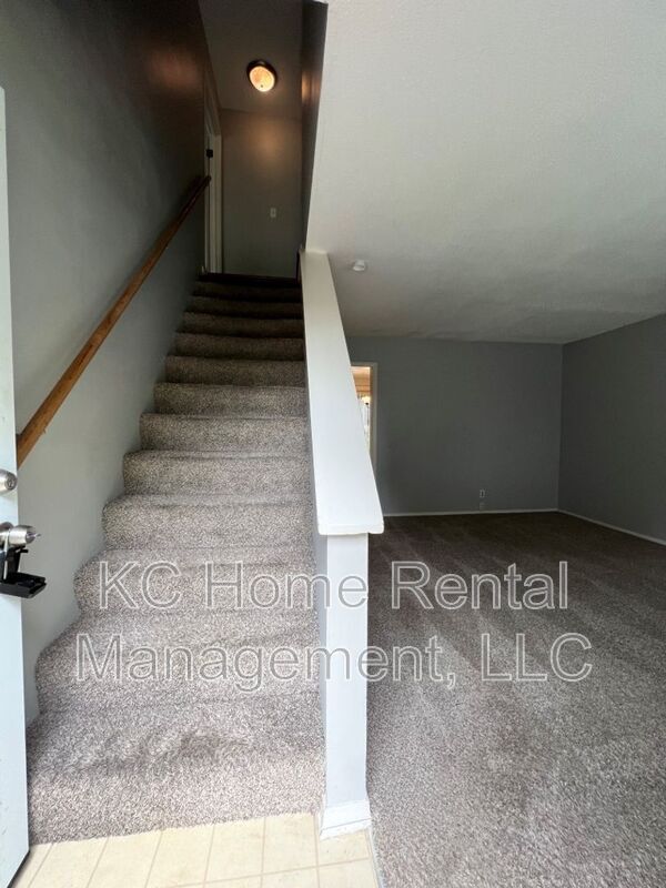 Building Photo - 9338 Bluejacket St
