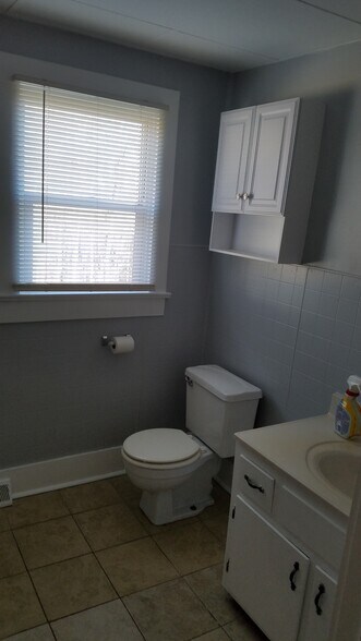 Building Photo - 570 McGlamery Rd