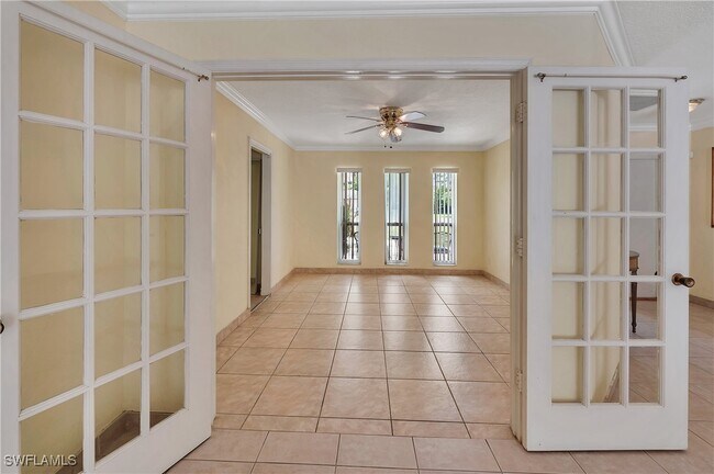 Building Photo - 639 Pompano Dr
