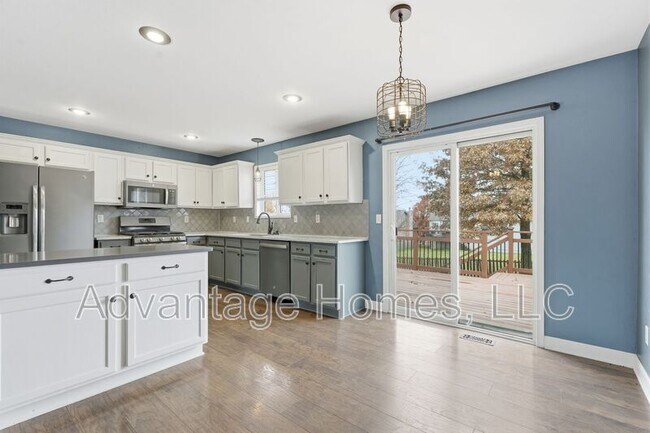 Building Photo - 11516 N Windsor Ave