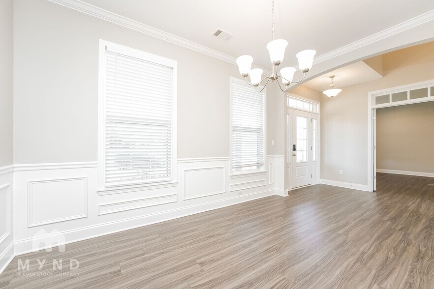 Building Photo - 584 Michigan Cir