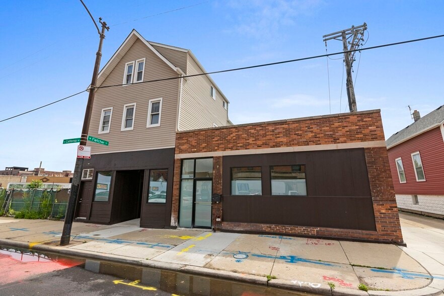 Building Photo - 3124 N California Ave