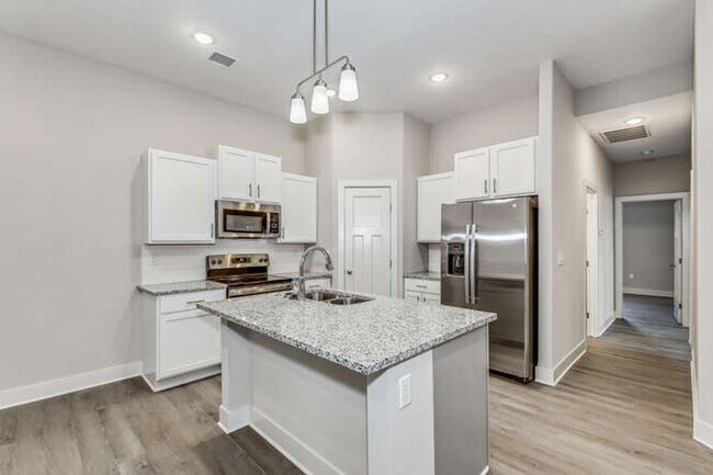 Building Photo - Gorgeous Town Home with Garage & Fenced Ya...